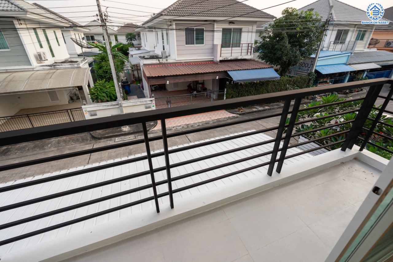 บ้านมือสองตกแต่งใหม่ แบรนด์ Property Perfect ม.เพอร์เฟคพาร์ค พระราม5-บางใหญ่ (ซ.วัดพระนอน) เนื้อที่ 36 ตร.ว. บ้านแฝดฟังก์ชันระดับบ้านเดี่ยว! 3 ห้องนอน 2 ห้องน้ำ 2 ที่จอดรถ Private Zone พร้อม Facilities ครบครัน บนทำเลเชื่อมต่อถนนกาญจนาฯ ใกล้ทางด่วน ศรีรัช-วงแหวนฯ เซ็นทรัลเวสต์เกต และรถไฟฟ้าสายสีม่วง "สถานีตลาดบางใหญ่"